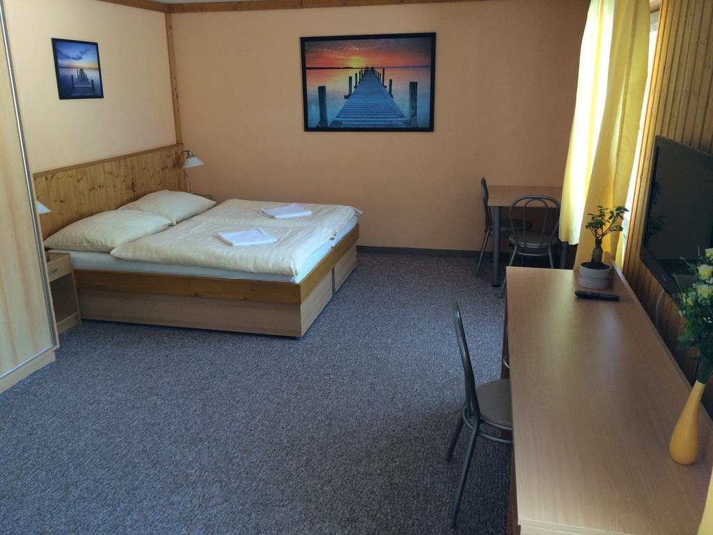 Hotel Pohadka Most Szoba fotó