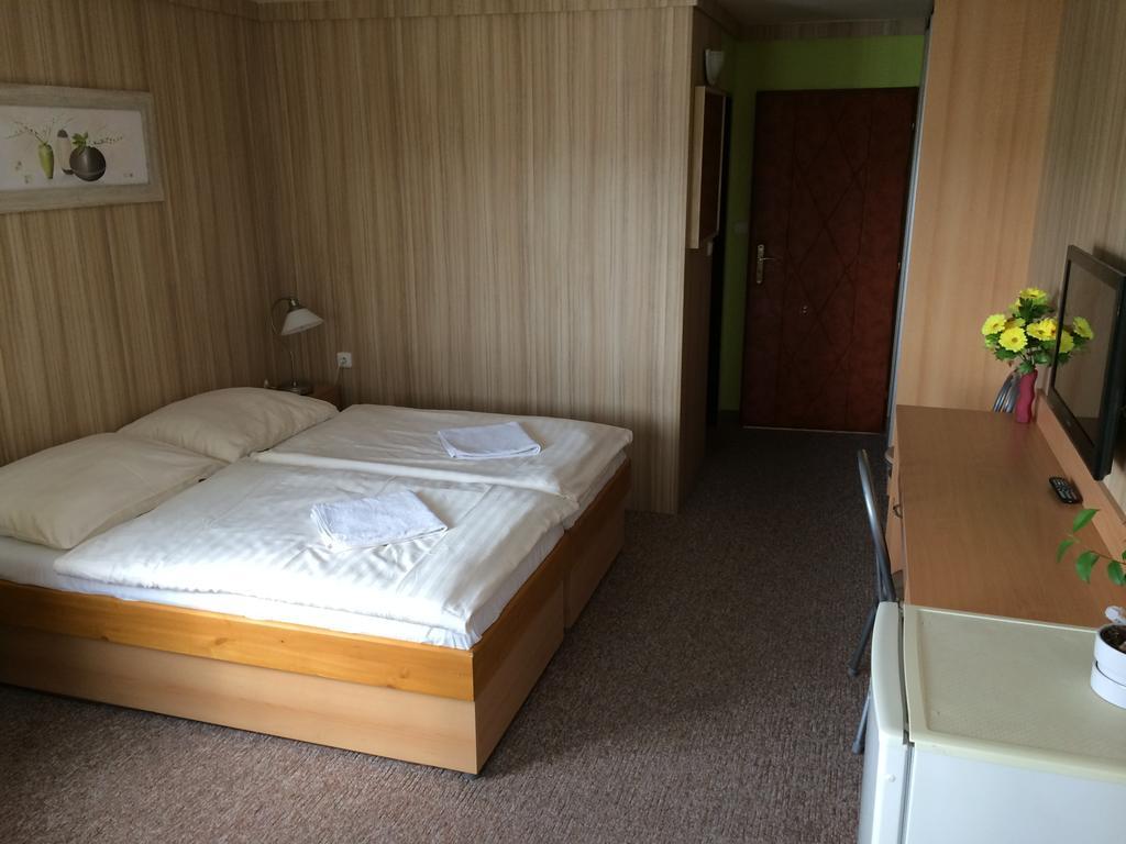 Hotel Pohadka Most Szoba fotó